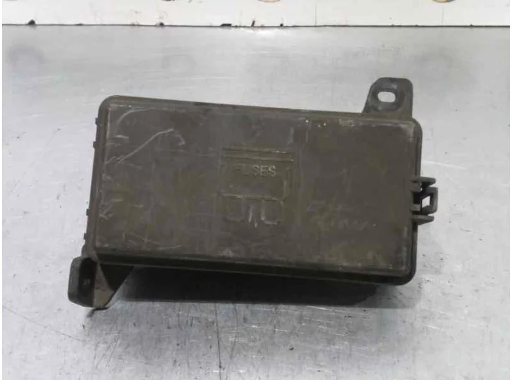 CAJA RELES / FUSIBLES YQH100760 144528010598 Súper Precio
