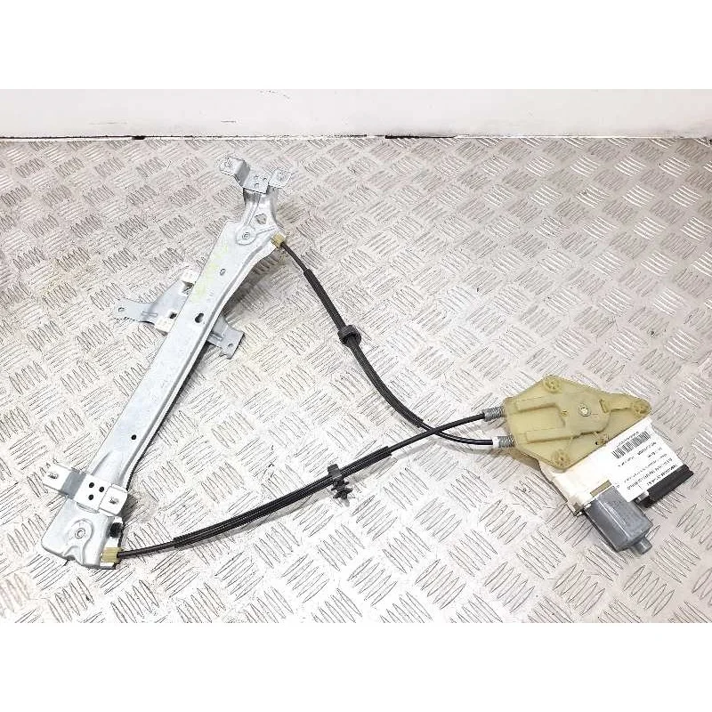 ELEVALUNAS TRASERO IZQUIERDO 827210003R Venta Final